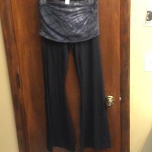 Adorable earth yoga pants